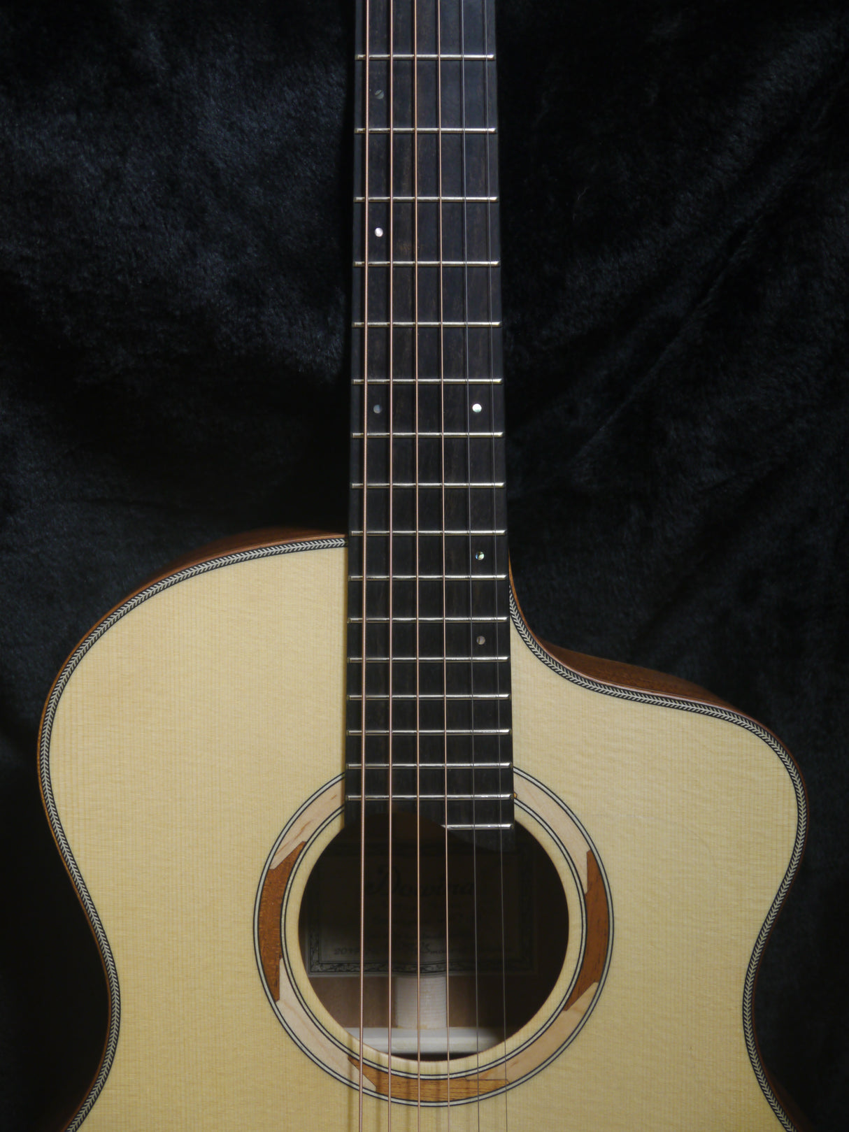 Gitar Solid Buatan Tangan Dowina Sauvignon-GAC-S