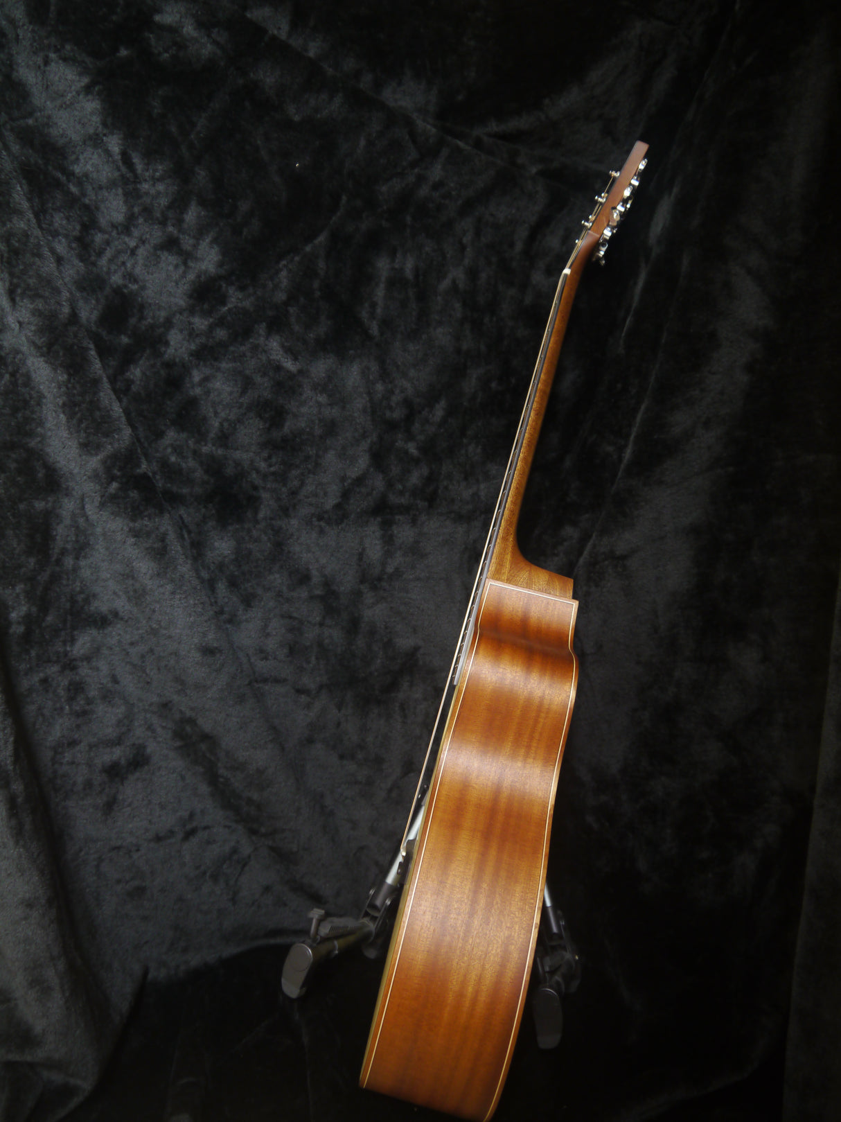 Gitar Solid Buatan Tangan Dowina Sauvignon-GAC-S